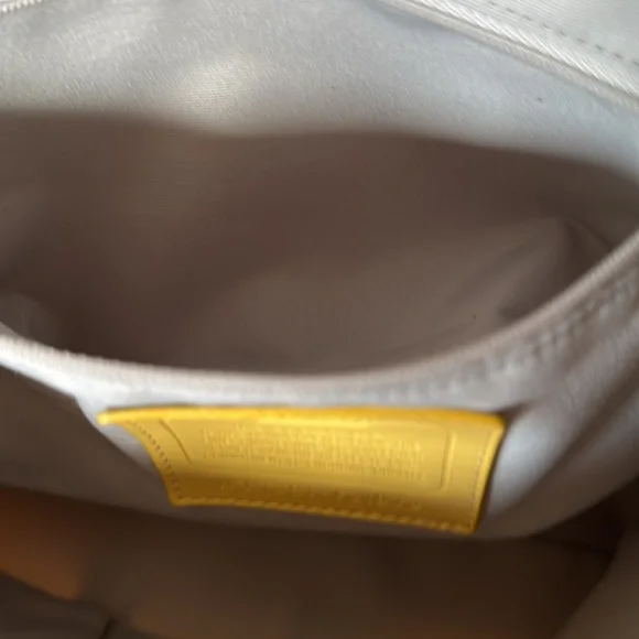 New Coach Yellow Shoulder Bag Never Used - Picture 12 of 14